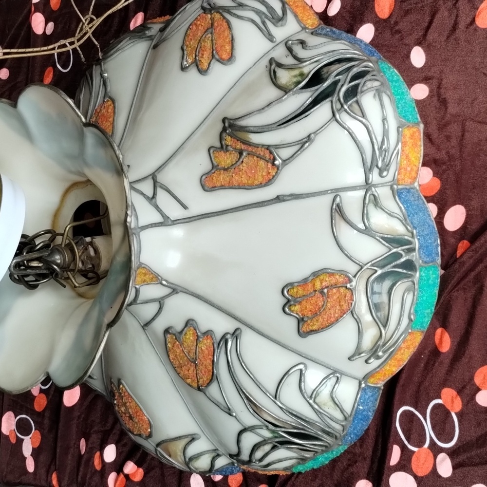 Tiffany lamp no cracks in great condition